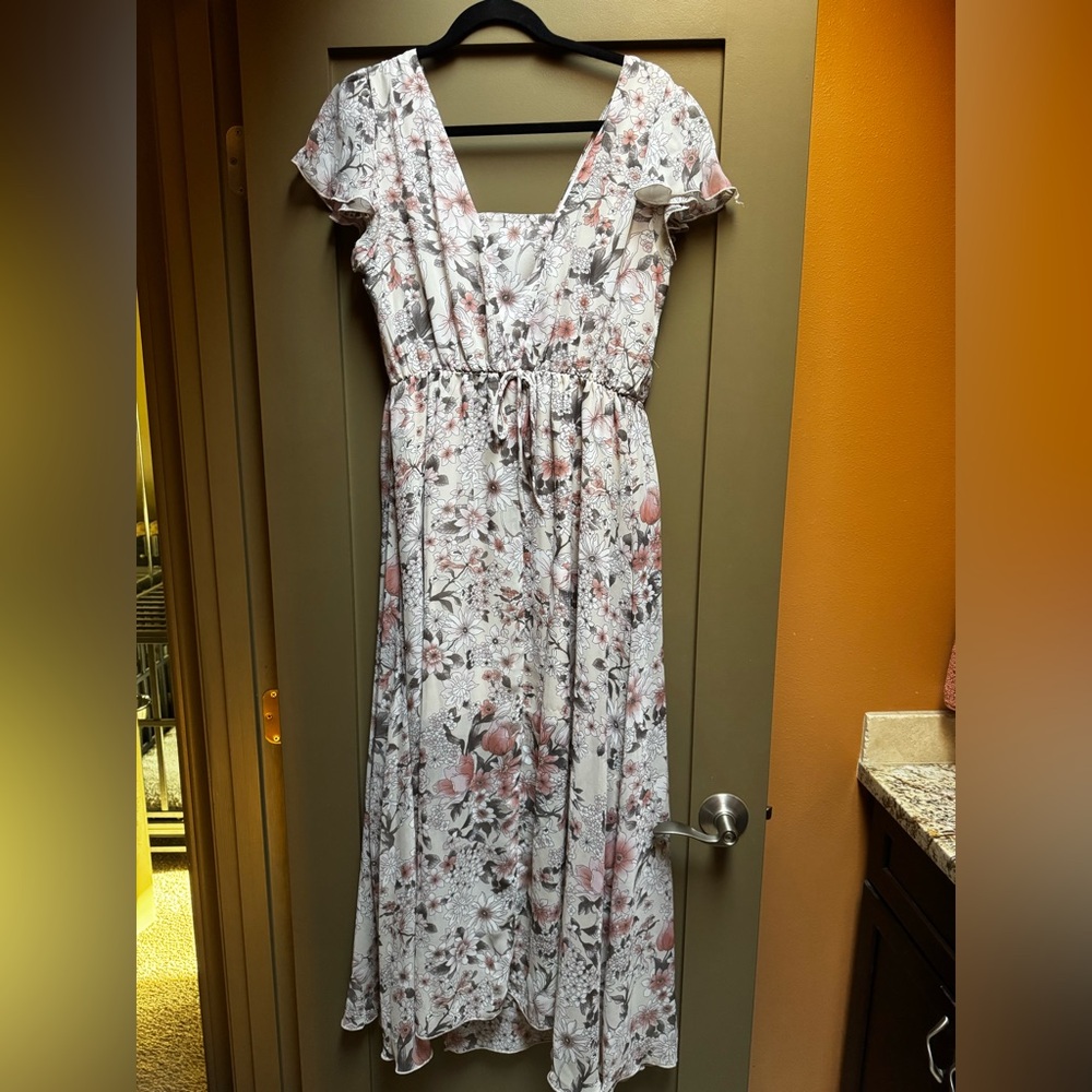 Kate and Lily maxi floral dress, cottagecore-style dress with pastel colors. 8 - Picture 2 of 3